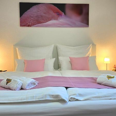 Happy Homes Pink - Up To 5 - Kueche - W-Lan - Netflix - Honig - Badewanne Nidda Εξωτερικό φωτογραφία