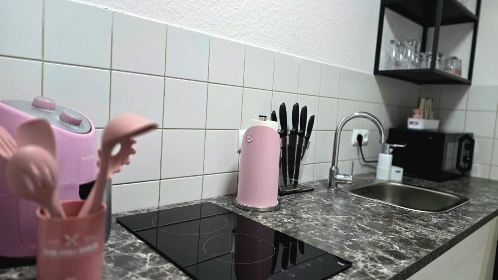 Happy Homes Pink - Up To 5 - Kueche - W-Lan - Netflix - Honig - Badewanne Nidda Εξωτερικό φωτογραφία