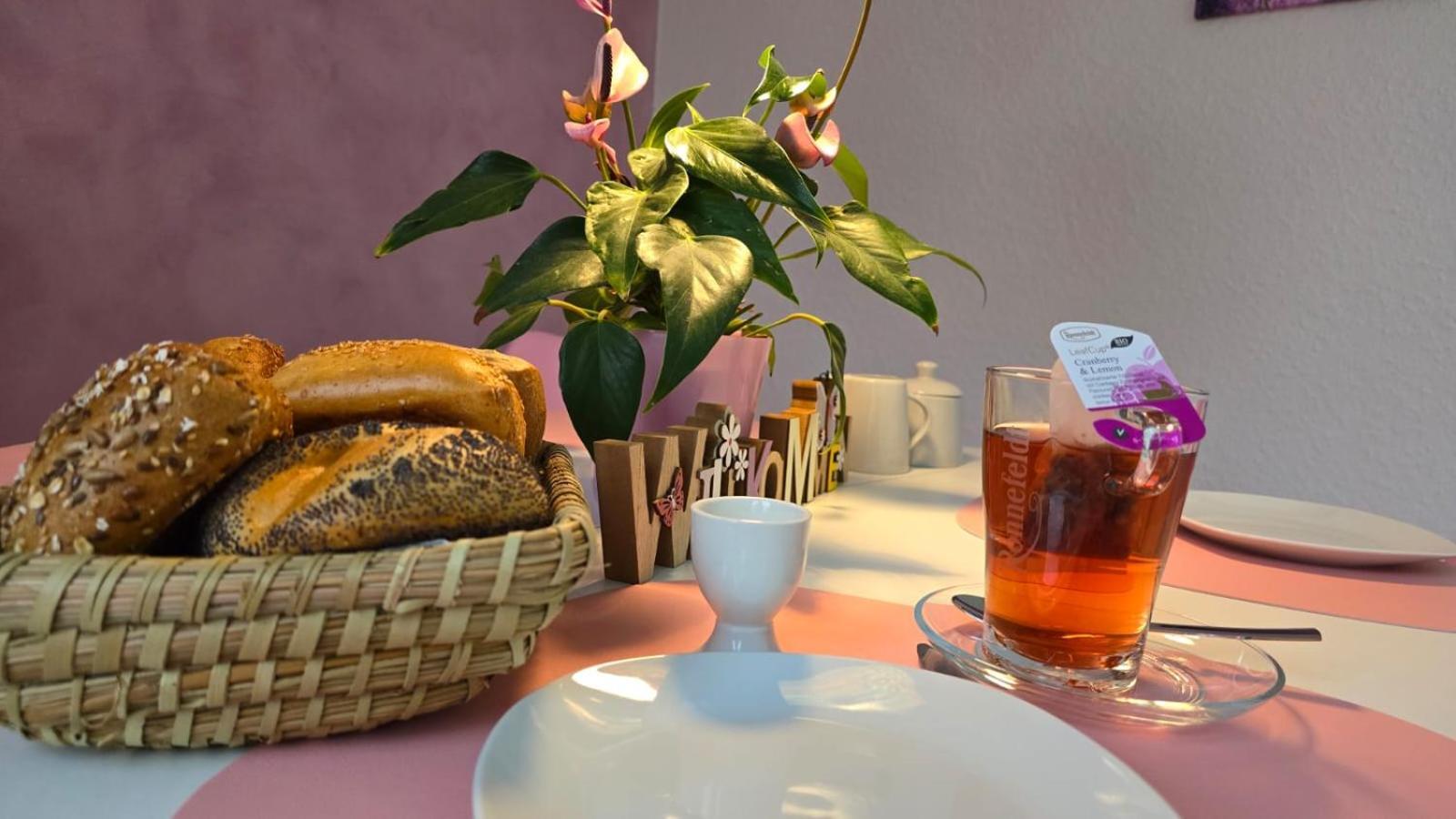 Happy Homes Pink - Up To 5 - Kueche - W-Lan - Netflix - Honig - Badewanne Nidda Εξωτερικό φωτογραφία