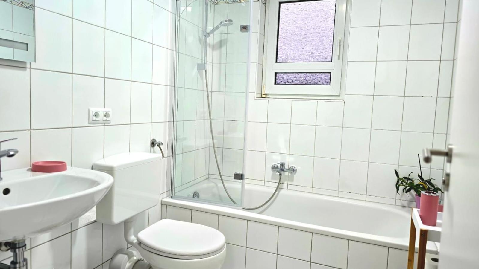 Happy Homes Pink - Up To 5 - Kueche - W-Lan - Netflix - Honig - Badewanne Nidda Εξωτερικό φωτογραφία